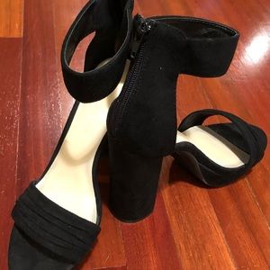 Wild Diva Women’s Suede, Open Toe Sandals with a Single Strap Around the Ankle.